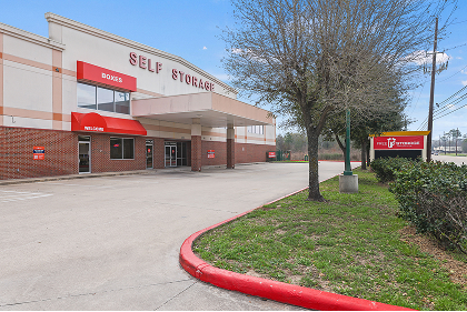 Drive-up units in Houston Stuebner